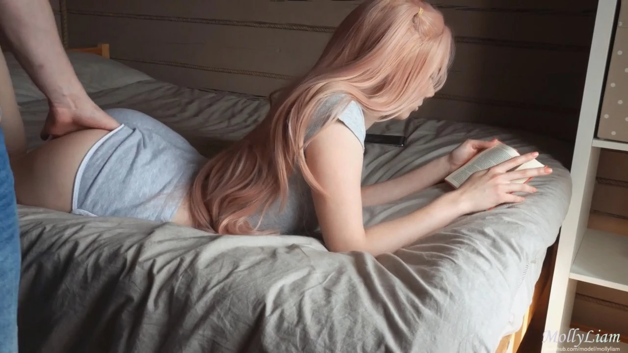 Важно уметь трахаться, книги ничем не помогут в постели 📚🛌